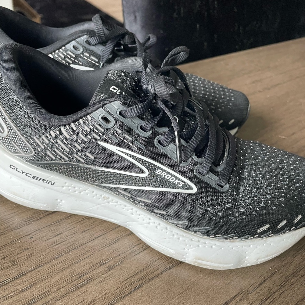 Women’s USED Brooks Glycerin Black Running Shoes (these are not men’s)